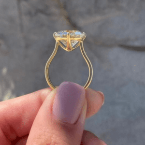 sideview of diamond ring