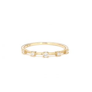 Diamond Ring with 5 Basket Set Diamonds in yellow gold