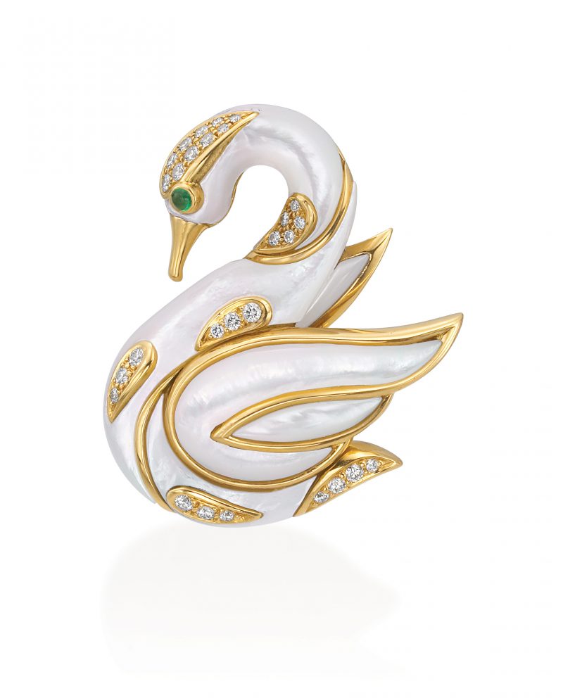 Gumuchian 18kt Yellow Gold Diamond White Mother of Pearl Emerald Swan