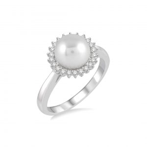 8MM Pearl with Diamond Halo Ring
