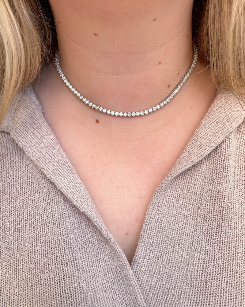 diamond riveria necklace